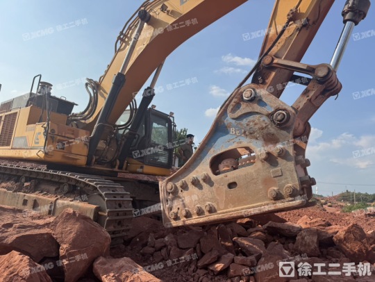 柳工CLG970E履帶式挖掘機