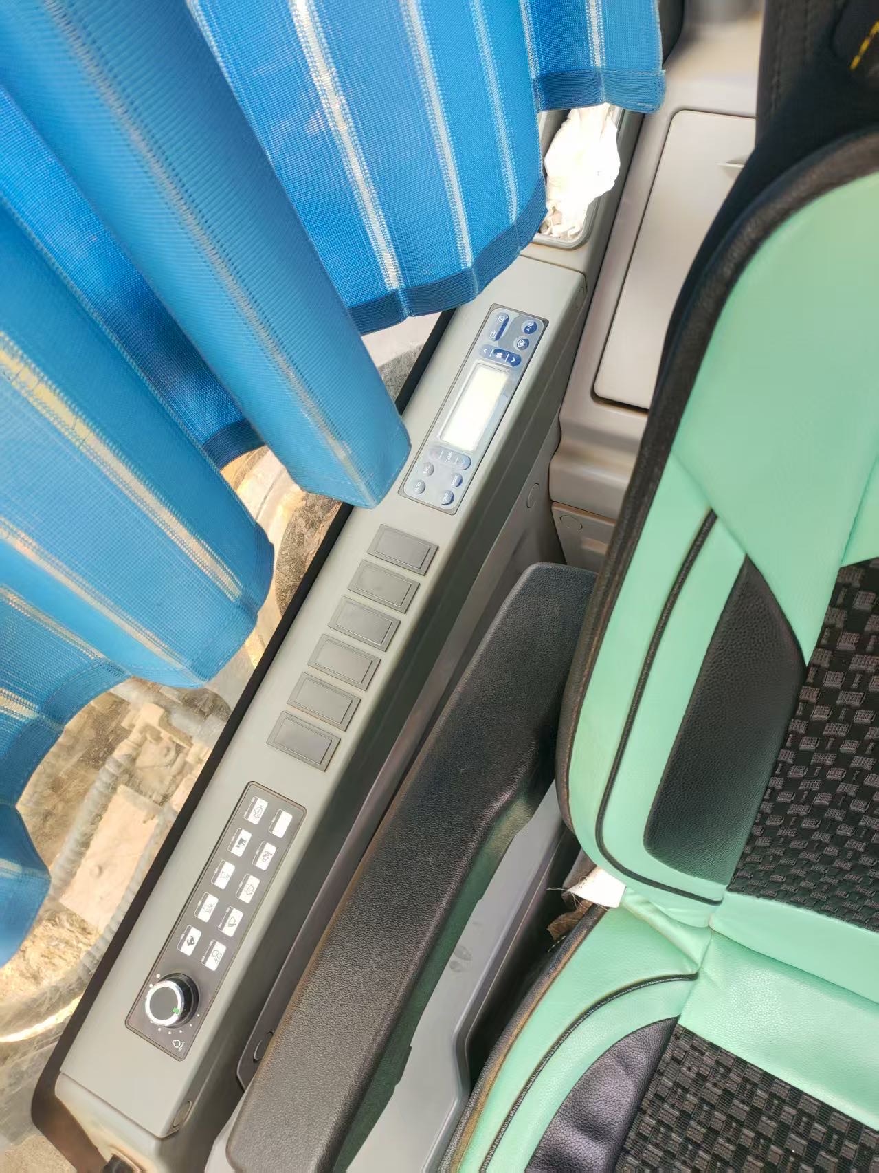 徐工XE200DA履帶式挖掘機