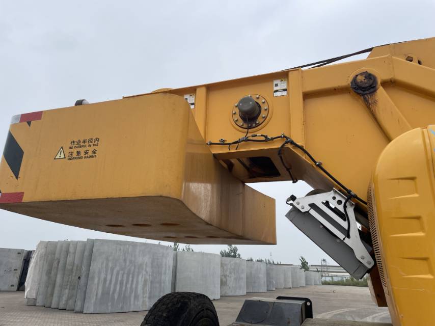 徐工XCT25L5-3汽車起重機