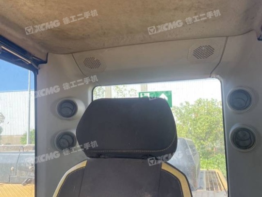 三一重工SY375履帶式挖掘機(jī)