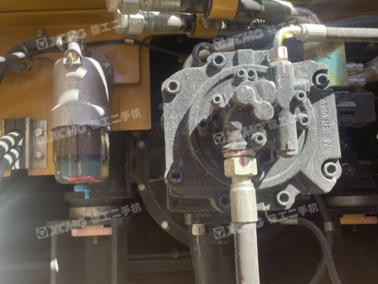 三一重工SY375履帶式挖掘機(jī)