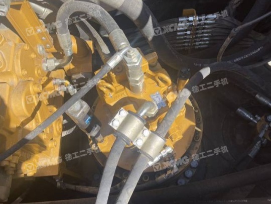 三一重工SY375履帶式挖掘機(jī)