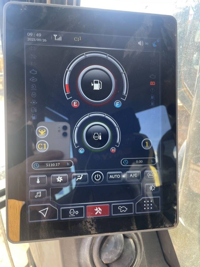 三一重工SY375履帶式挖掘機