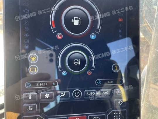 三一重工SY375履帶式挖掘機(jī)