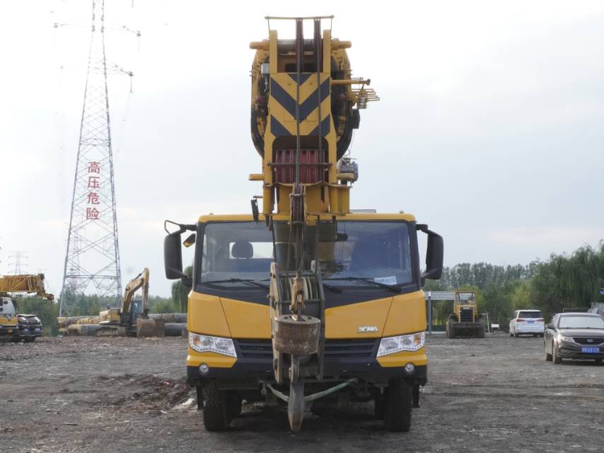 徐工XCT60L5汽車(chē)起重機(jī)