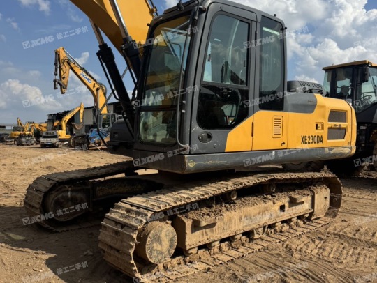 徐工XE200DA履帶式挖掘機