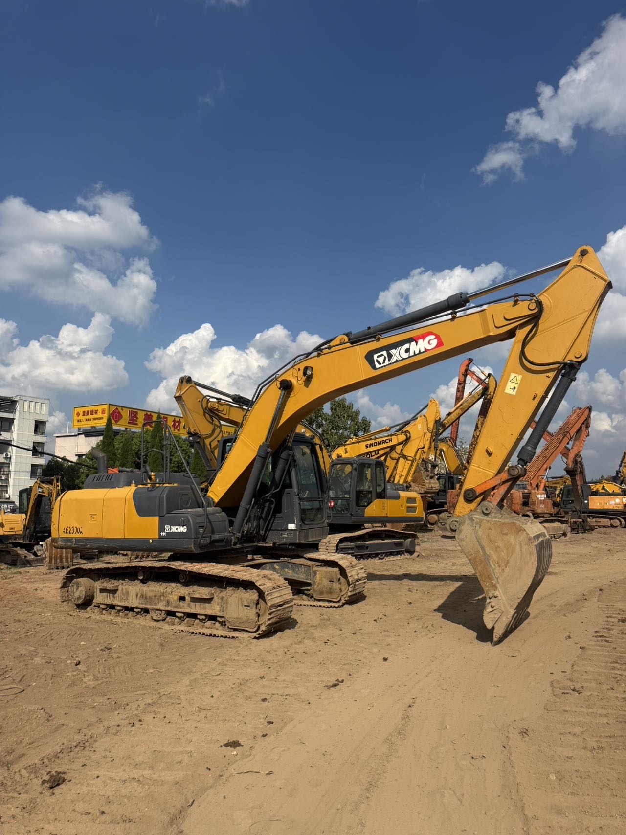 徐工XE200DA履帶式挖掘機