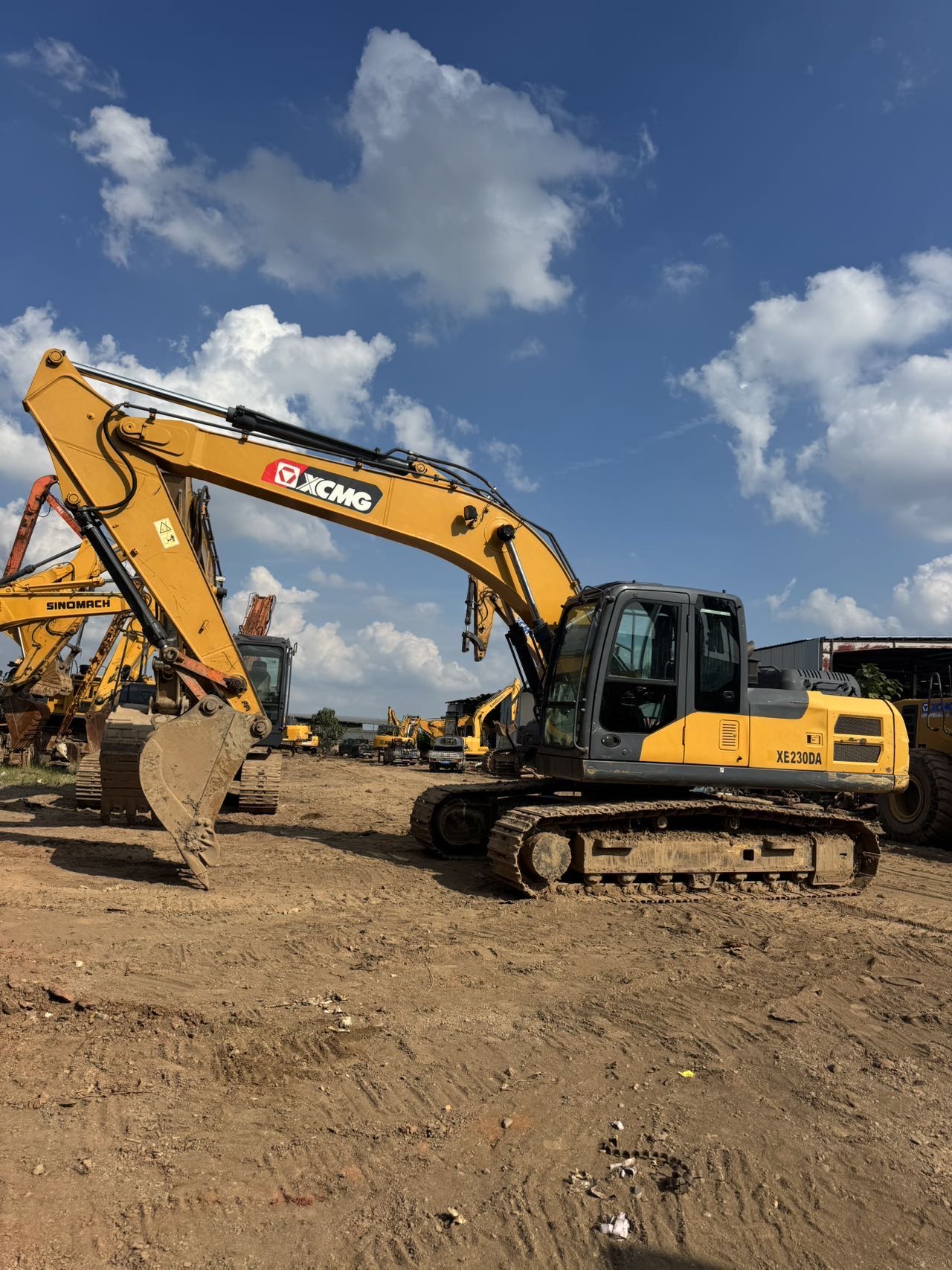 徐工XE200DA履帶式挖掘機