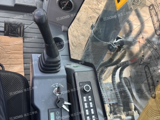 徐工XE200DA履帶式挖掘機