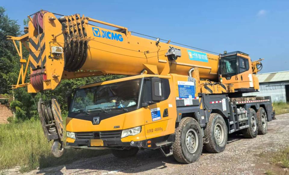 徐工XCT90汽車起重機