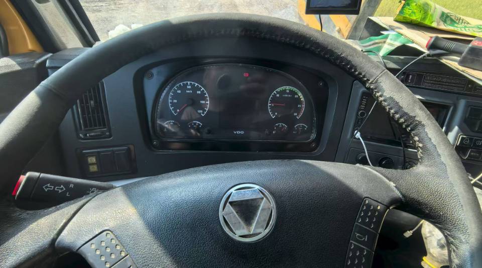 徐工XCT90汽車起重機