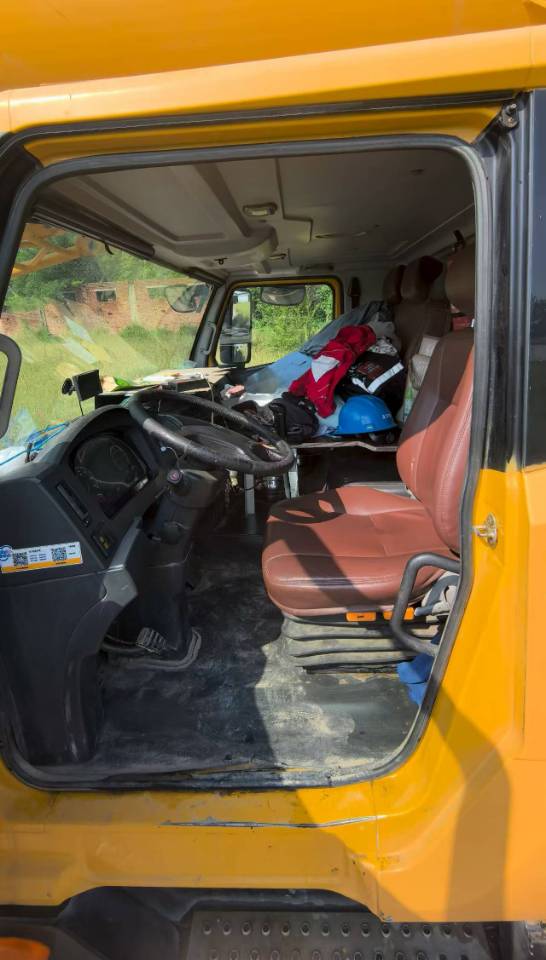 徐工XCT90汽車起重機