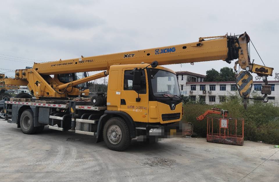 徐工XCT12L4汽車起重機