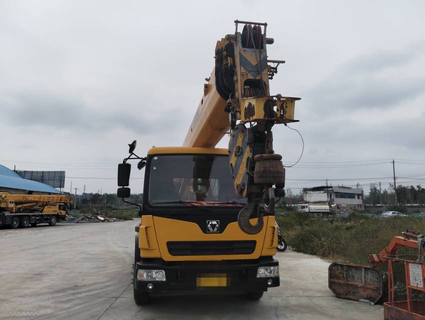 徐工XCT12L4汽車起重機