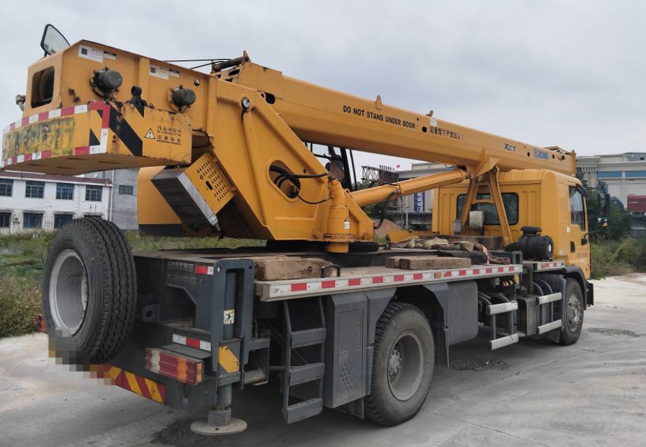 徐工XCT12L4汽車起重機