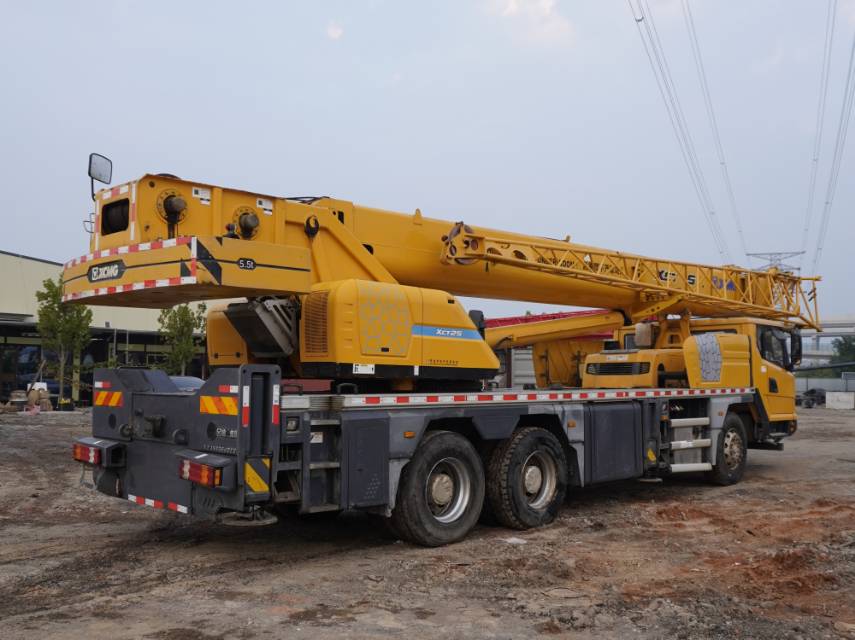 徐工XCT25L5汽車起重機
