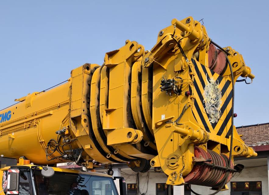 徐工XCA750全路面汽車起重機