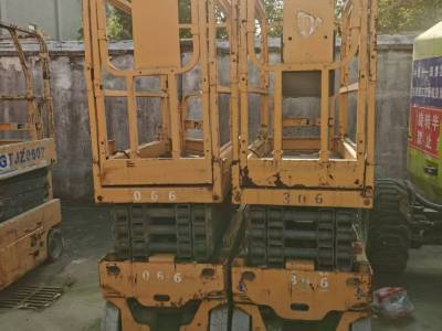 徐工GTJZ0607剪叉式高空作業(yè)平臺(tái)