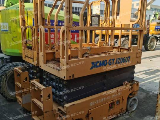 徐工GTJZ0607剪叉式高空作業(yè)平臺(tái)