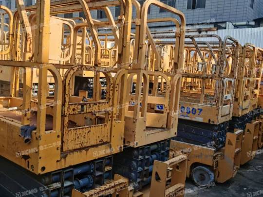 徐工GTJZ0607剪叉式高空作業(yè)平臺(tái)