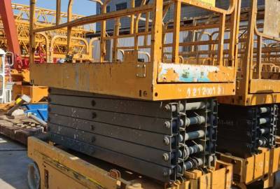 徐工GTJZ1212剪叉式高空作業平臺