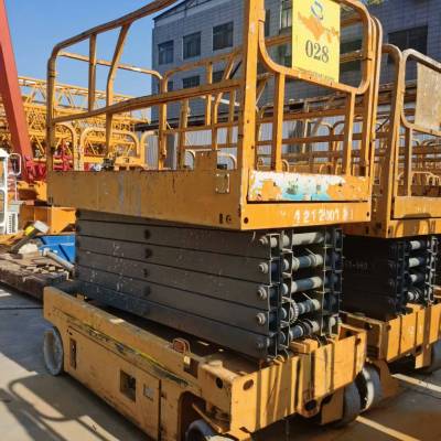 徐工GTJZ1212剪叉式高空作业平台