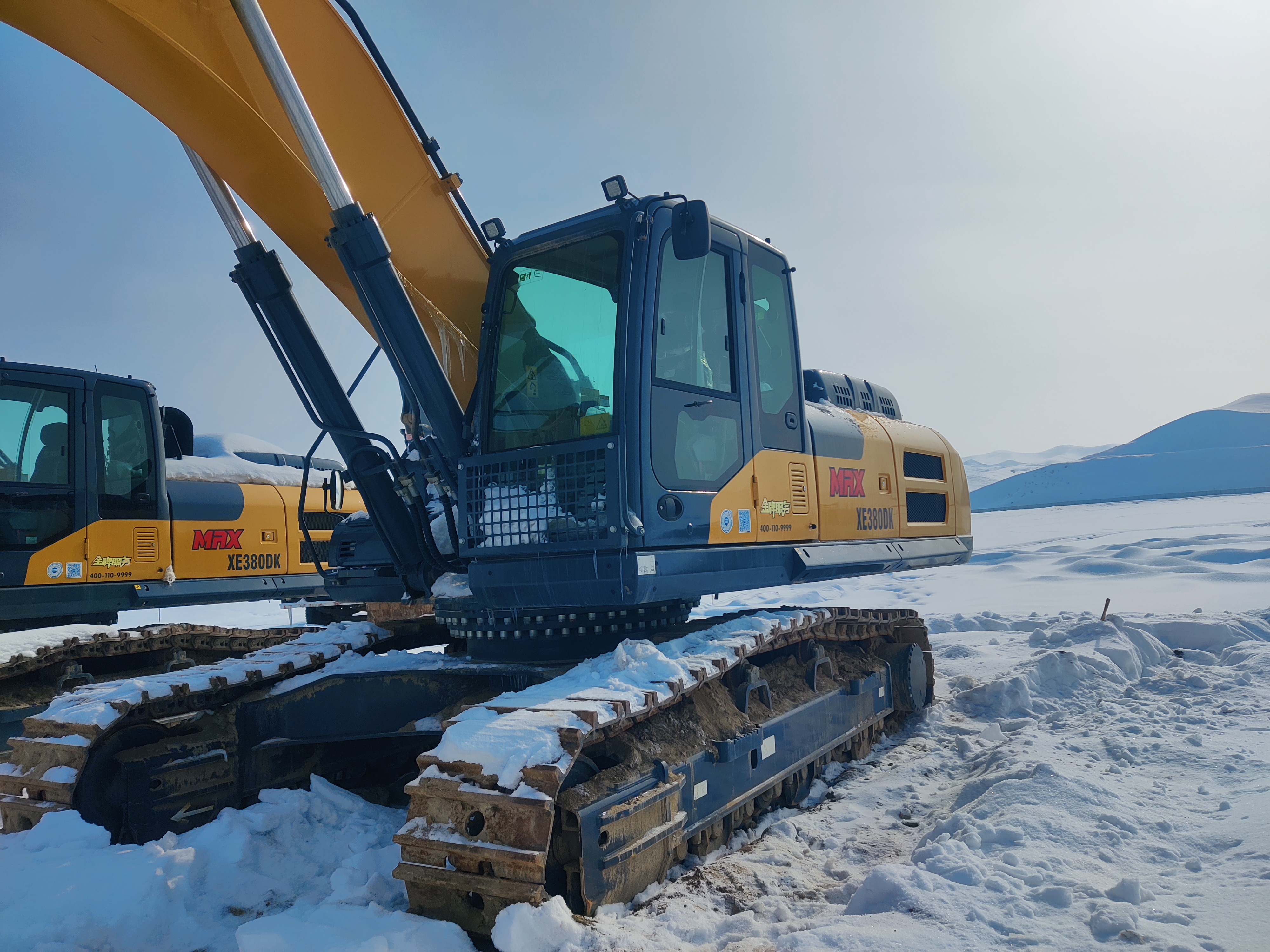 徐工XE380DK履帶式挖掘機