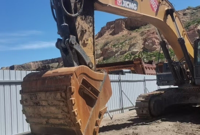 徐工XE550DK履帶式挖掘機