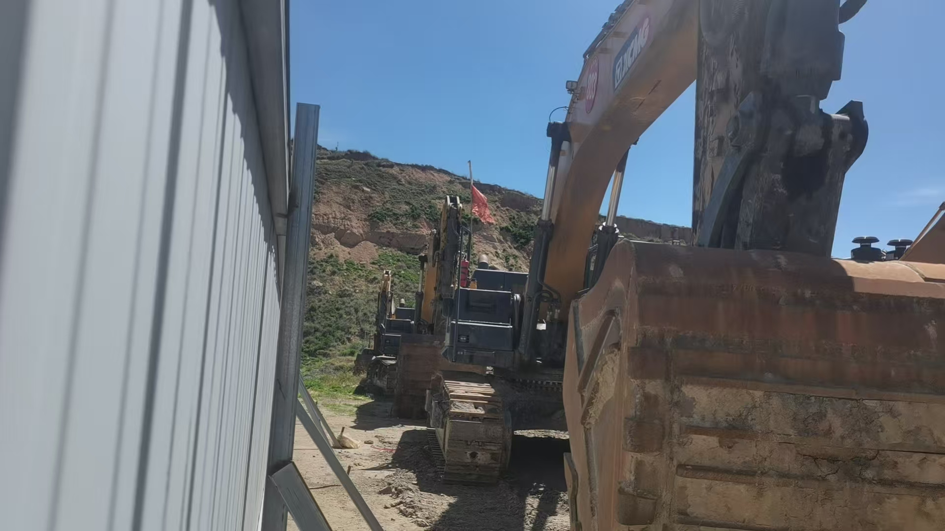 徐工XE550DK履帶式挖掘機