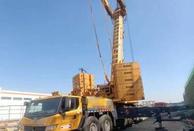 徐工XCA300全地面起重机