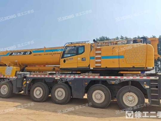 徐工XCA300全地面起重機