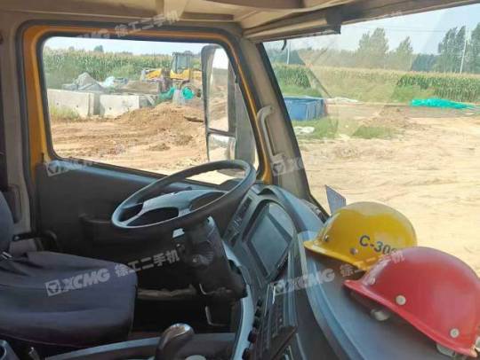 徐工XCA300全地面起重機