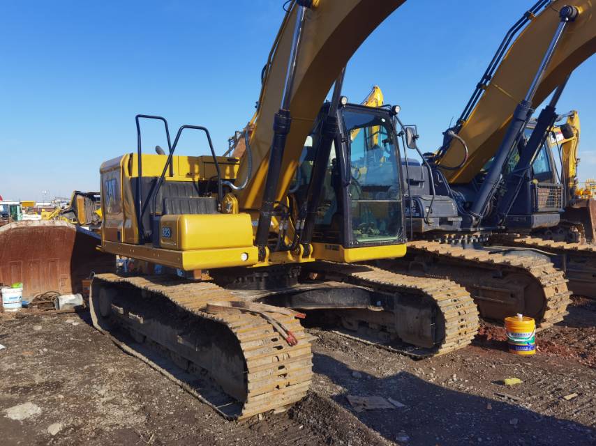 卡特彼勒323履帶式挖掘機