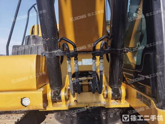 卡特彼勒323履帶式挖掘機