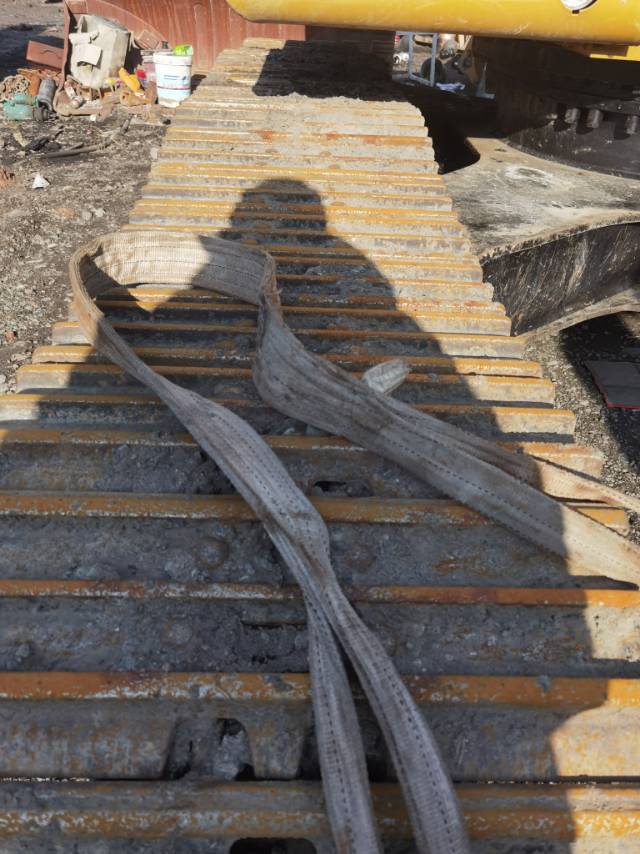 卡特彼勒323履帶式挖掘機