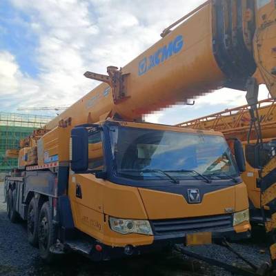 徐工XCT75汽车起重机