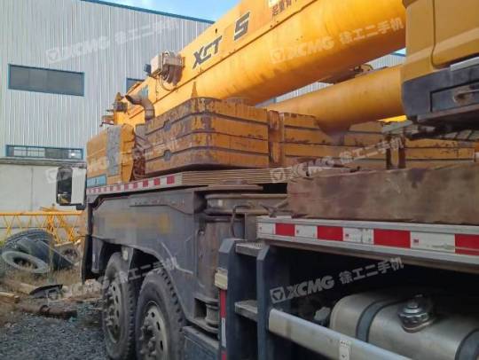 徐工XCT75汽車起重機
