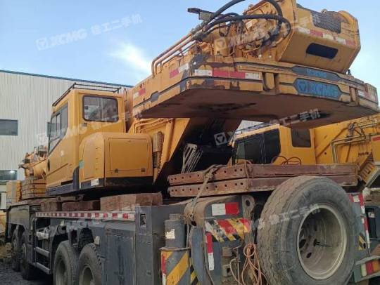 徐工XCT75汽車起重機