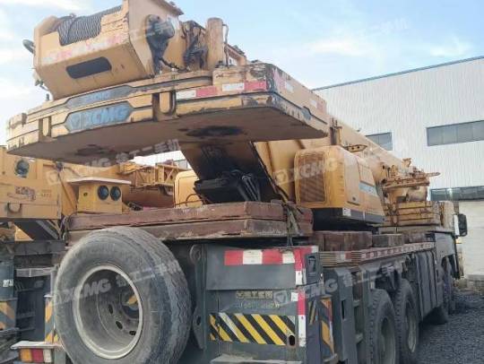 徐工XCT75汽車起重機