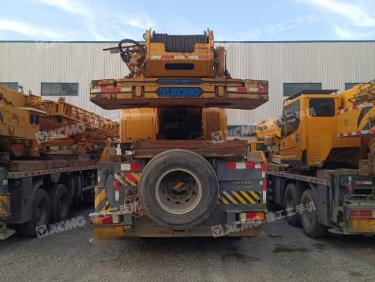 徐工XCT75汽車起重機