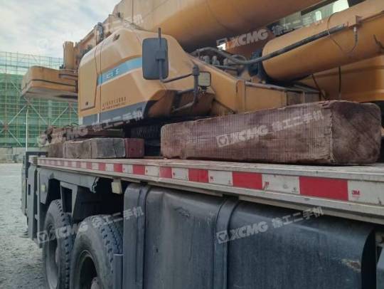 徐工XCT75汽車起重機