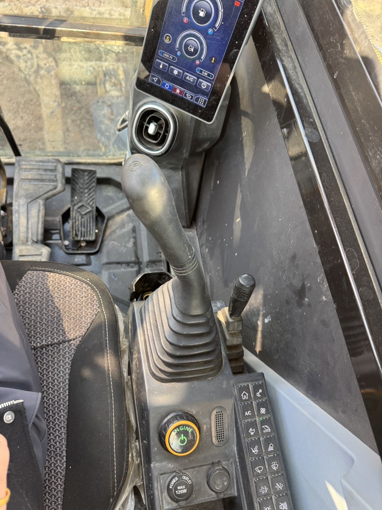 三一重工SY60C履帶式挖掘機