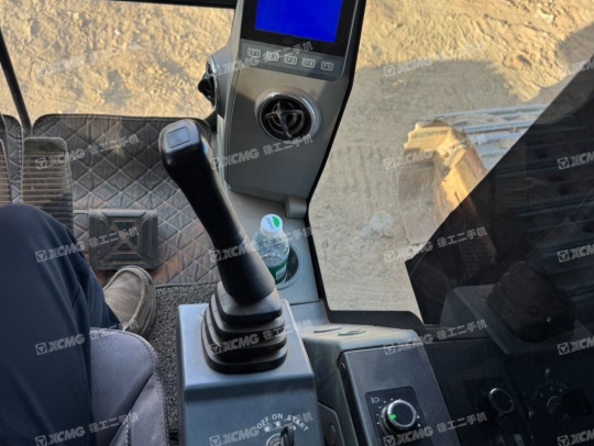 徐工XE200DA履带式挖掘机