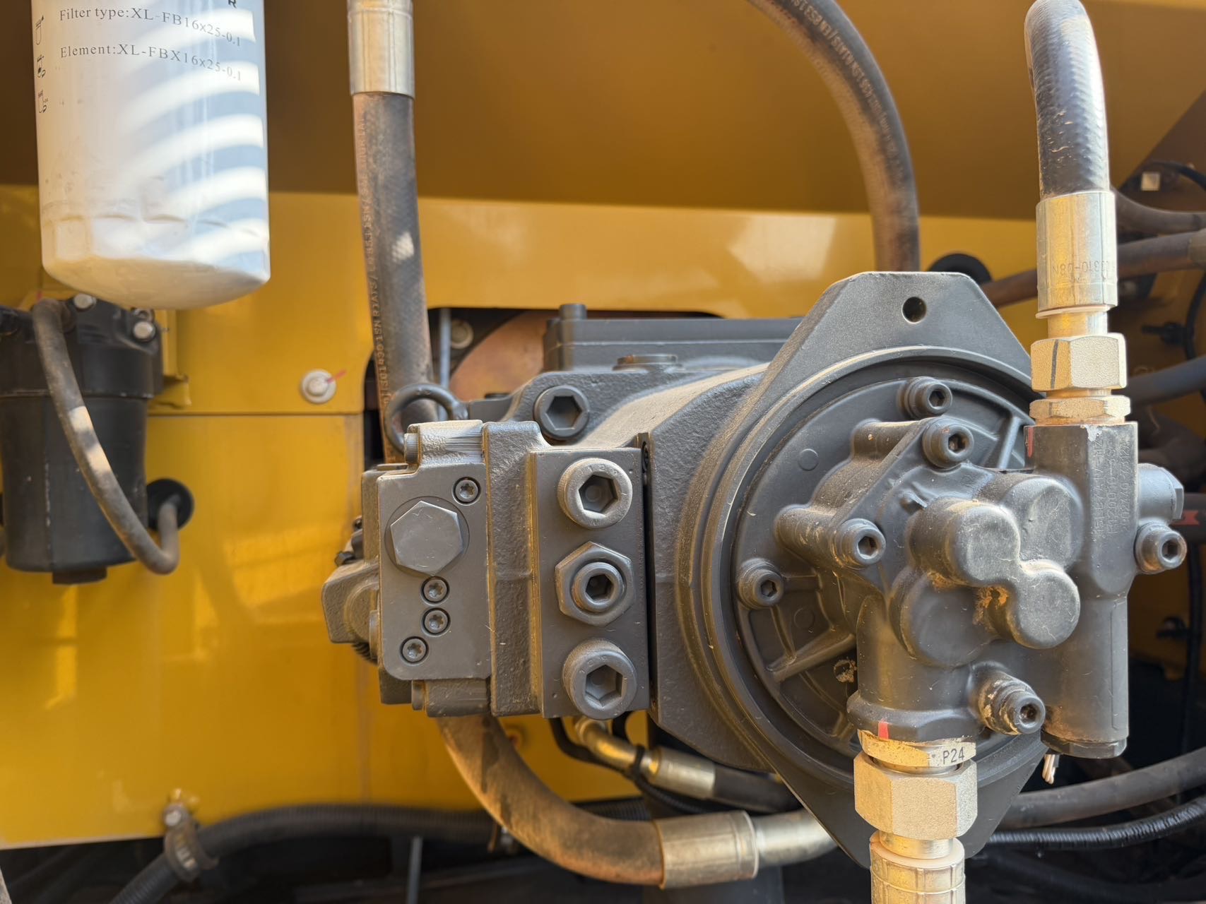 徐工XE380DK MAX履帶式挖掘機