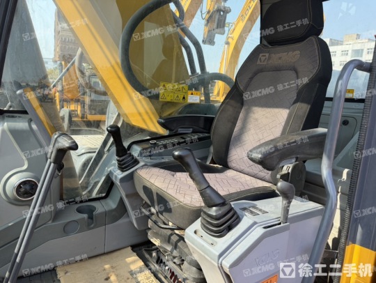 徐工XE380DK MAX履帶式挖掘機