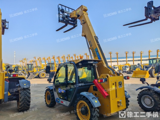 徐工XT2506E伸縮臂叉裝機