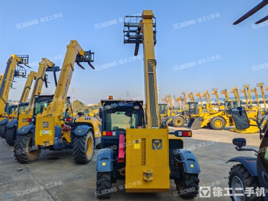 徐工XT2506E伸縮臂叉裝機