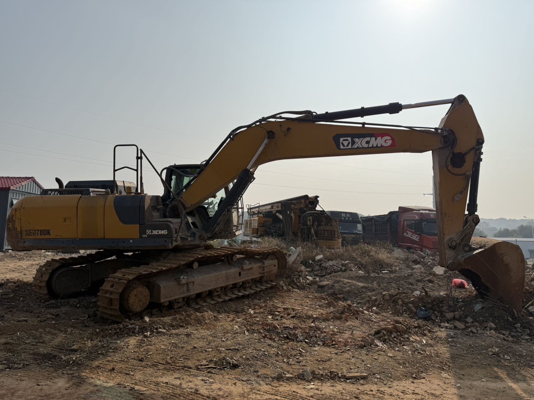 徐工XE335DK履帶式挖掘機