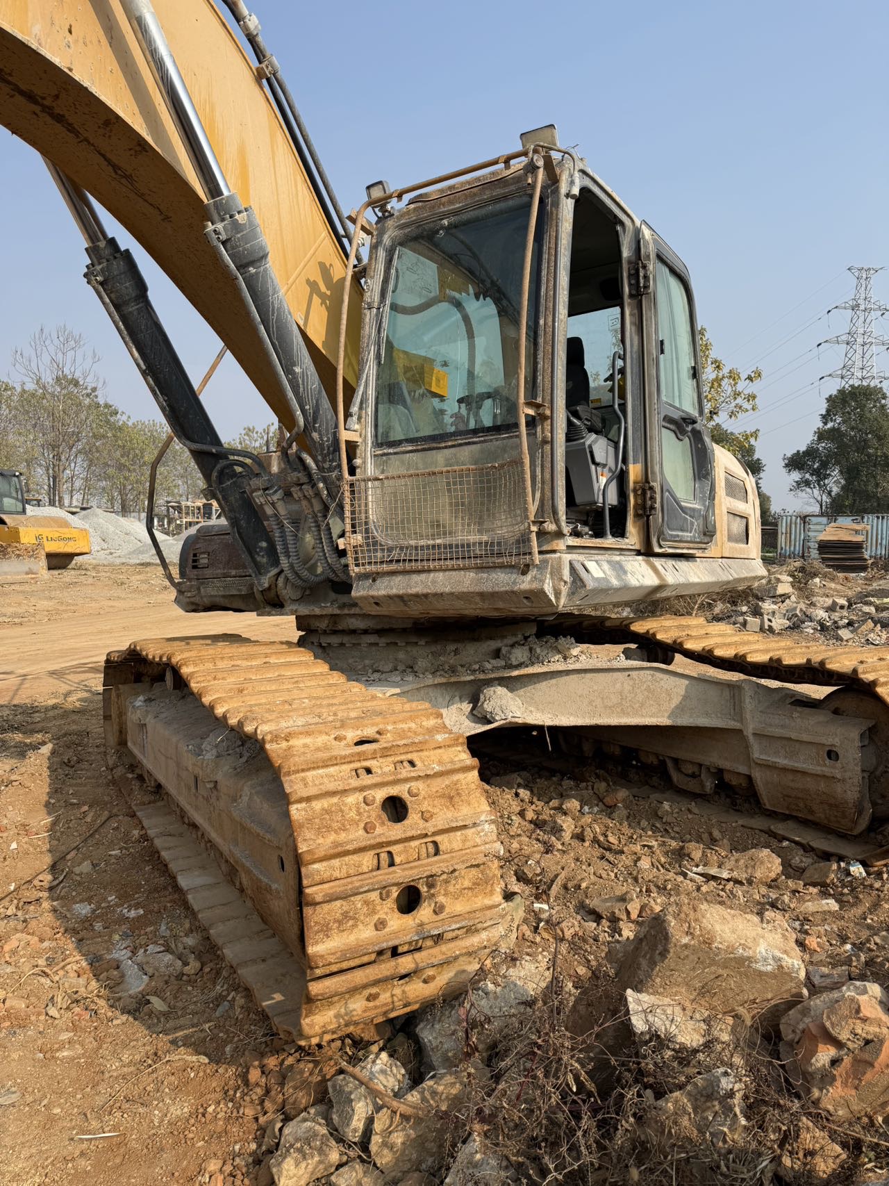 徐工XE335DK履帶式挖掘機