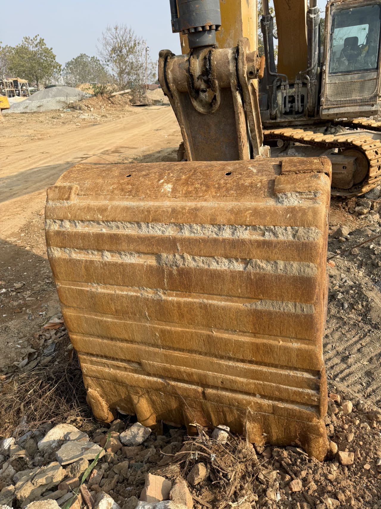 徐工XE335DK履帶式挖掘機